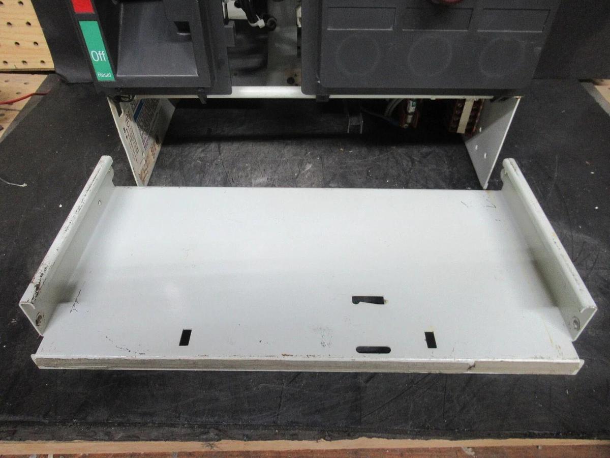 Used CUTLER HAMMER MOTOR STARTER CONTROL BUCKET MODEL: 2100 12" NEMA SIZE 1 7 AMP