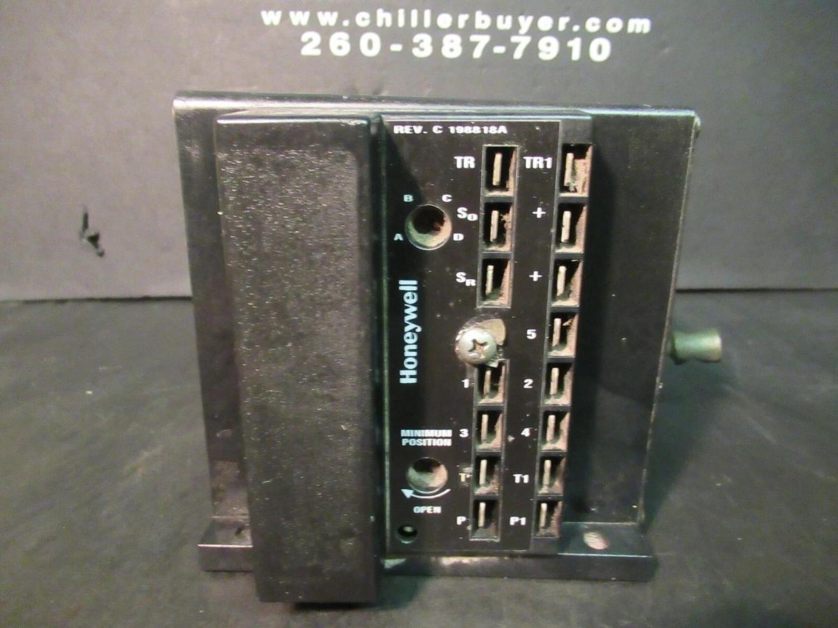 Used HONEYWELL / YORK ACTUATOR W7415A10063 WITH DCV ECONOMIZER CONT. M7459A10012