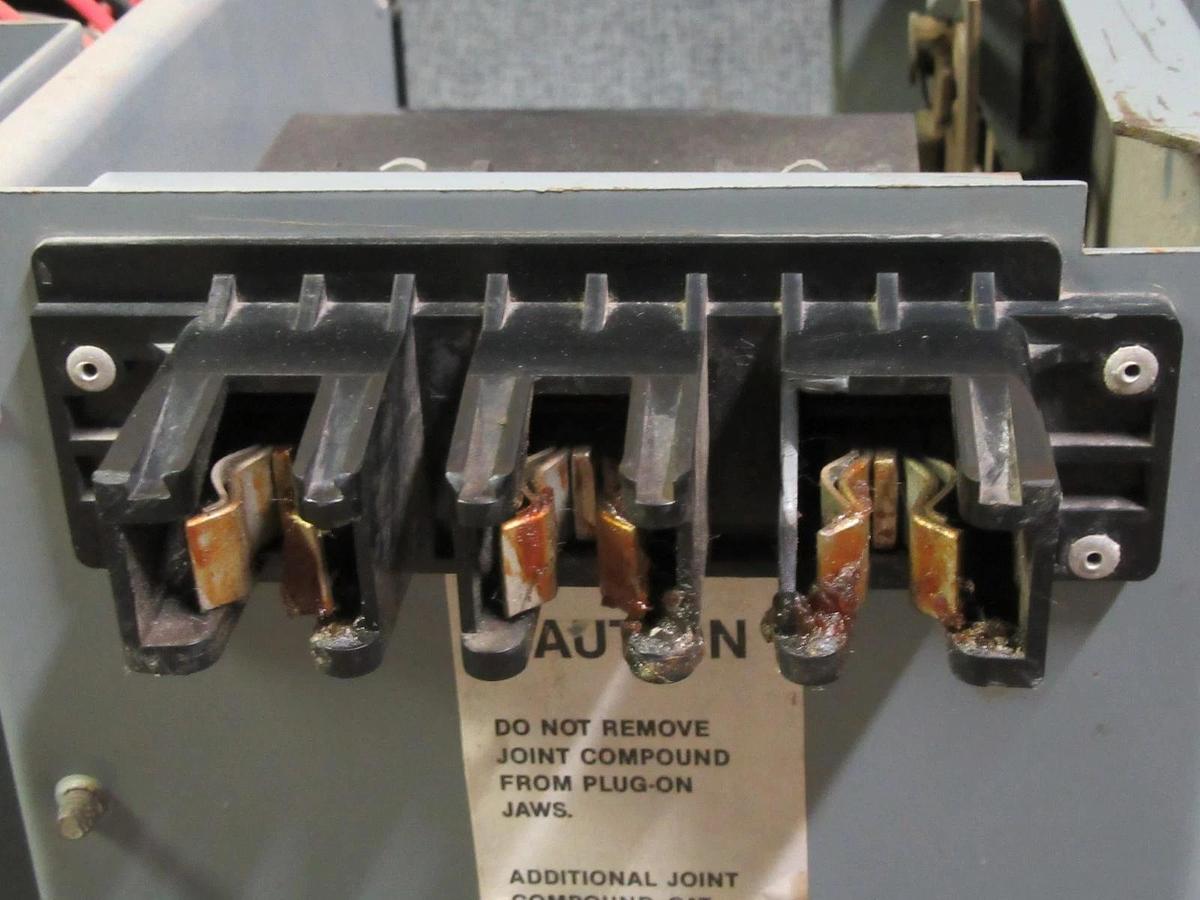 Used SQUARE D 12" MODEL 5 MCC STARTER BUCKET 480 VAC 7 AMP W/ NEMA SIZE 1 STARTER