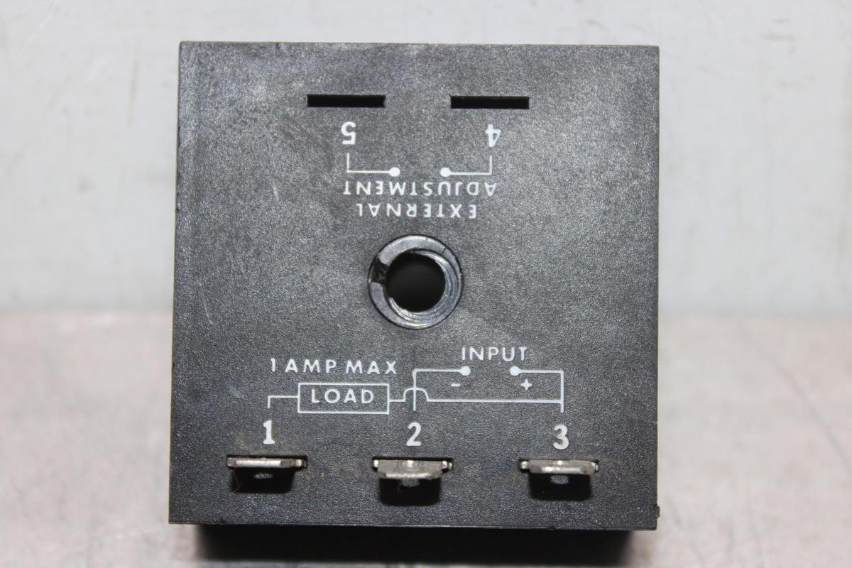 Used SSAC SOLID STATE TIMER TS441300 X13270272-04 300 SEC TIME DELAY 120 VAC 1 AMP