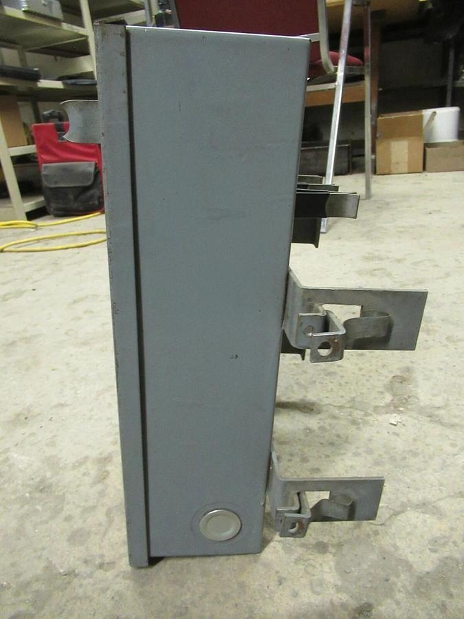 Used WESTINGHOUSE COP 30 AMP 240V FUSIBLE BUSS BUS PLUG STYLE 1470722-A TAP