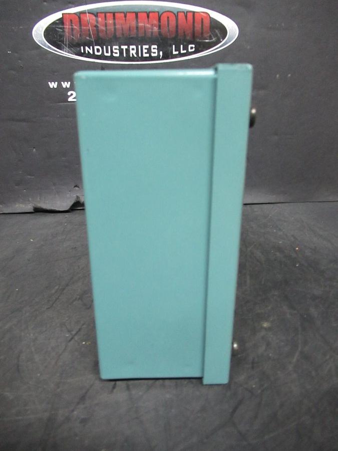 Used YORK INTEGRATED SYSTEMS NETWORK II MICROGATEWAY 371-02592-101 110 VOLT 20 VA