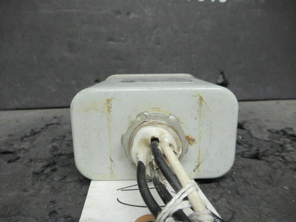 Used WESTINGHOUSE TYPE MV AUTOVALVE ELECTRIC SURGE ARRESTER 650 VAC 3 PHASE SUPRESSER