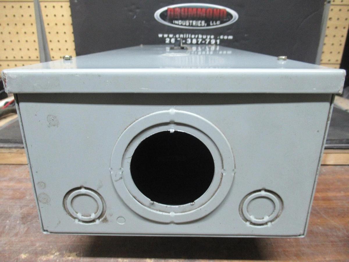 Used GE CIRCUIT BREAKER ENCLOSURE TQD225F ENCL. TYPE 1 W/ TQD32100 100 AMP 240 VAC