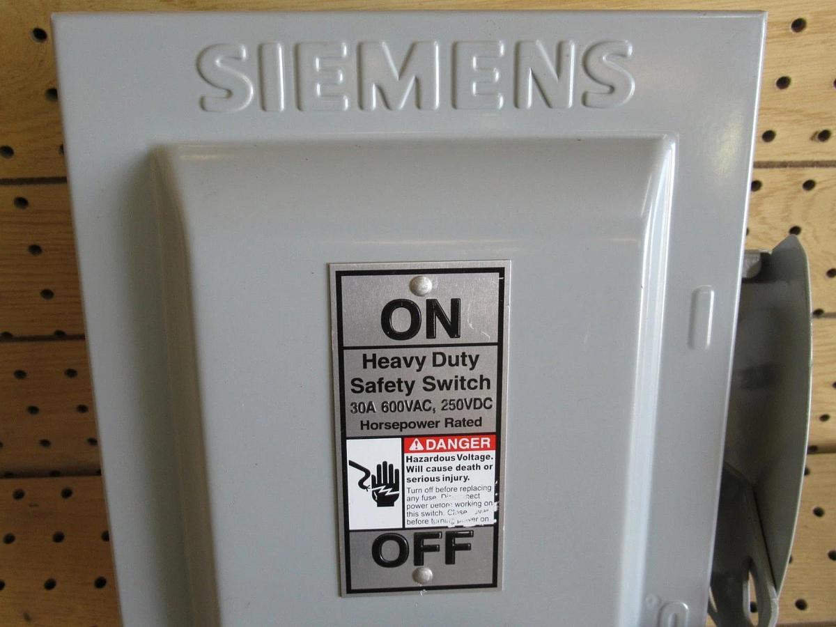 Used SIEMENS SAFETY DISCONNECT SWITCH HNF361 600VAC 30HP 3-POLE TYPE 1 **WARRANTY**