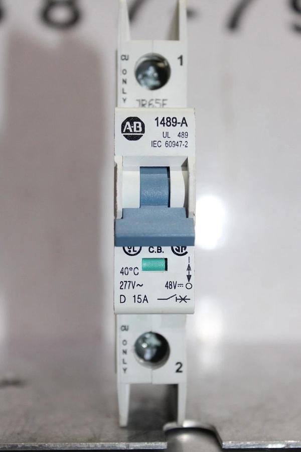 Used ALLEN-BRADLEY SINGLE POLE CIRCUIT BREAKER 1489-A1D150 15 AMP 240/277 VAC