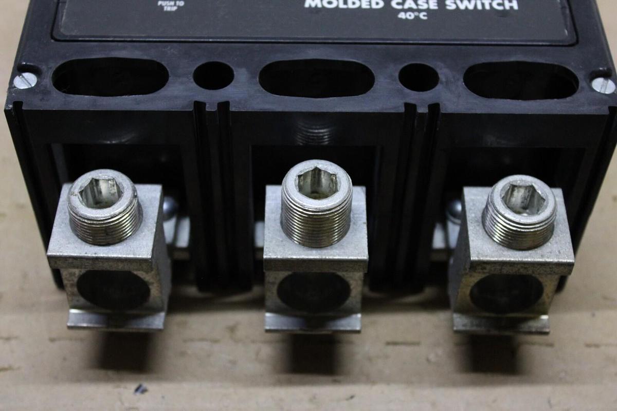 Used CUTLER HAMMER MOLDED CASE SWITCH LS36040YE 400 AMP 600 VAC 3-POLE