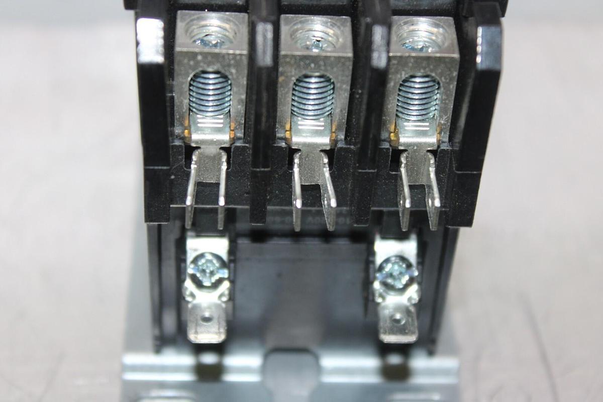 Used EATON CONTACTOR C25DNF330 30 AMP 600 VOLT 3-POLE 15 HP 11 KW *WARRANTY*