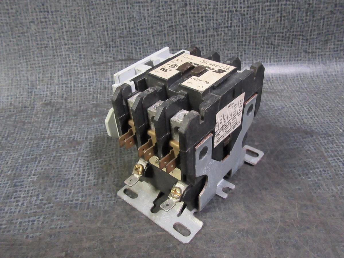 Used COPELAND CONTACTOR 40 AMP 600 VAC 3 PHASE 20 HP 104-120V COIL MODEL: 012-3040-01
