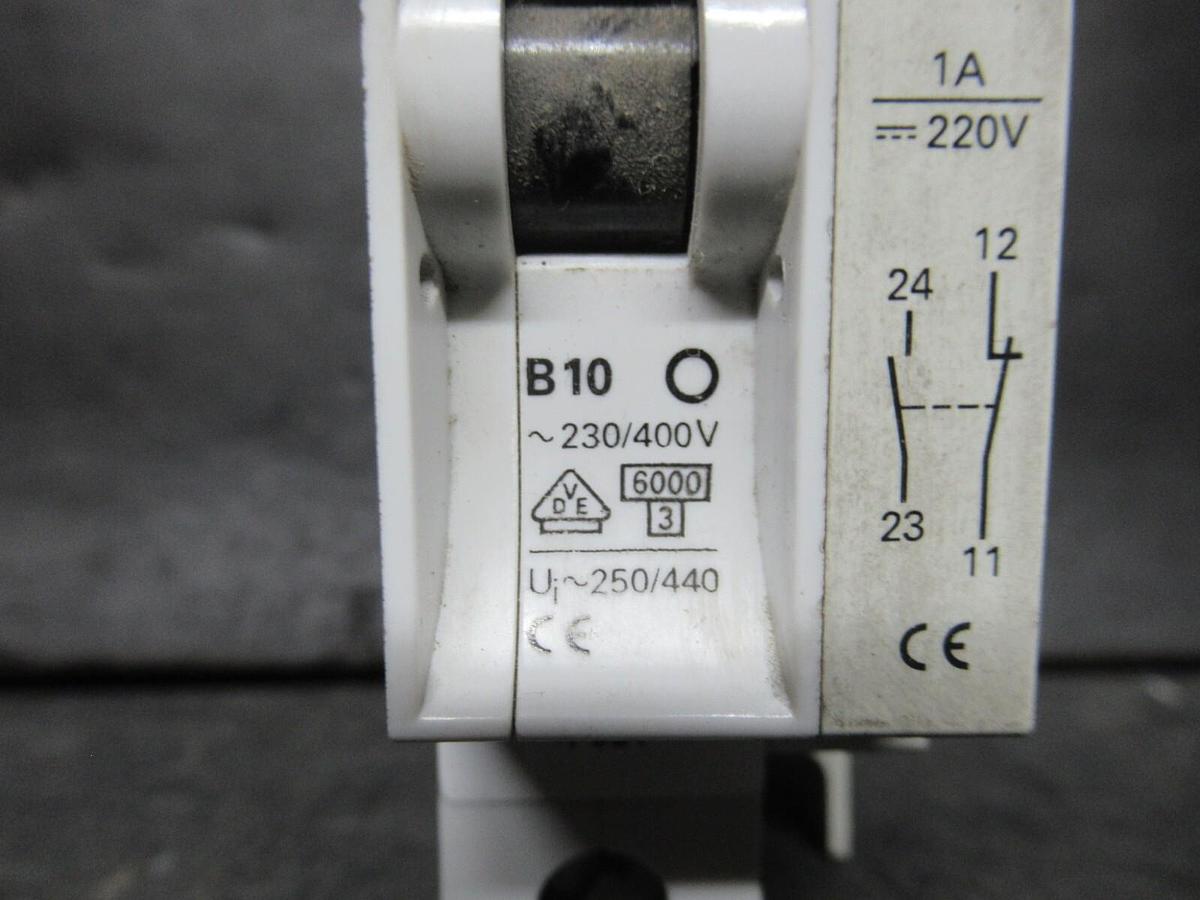 Used SIEMENS CIRCUIT BREAKER 5SX21 B10 10 AMP 277 VAC 1-POLE W/ 5SX9100 AUXILLIARY