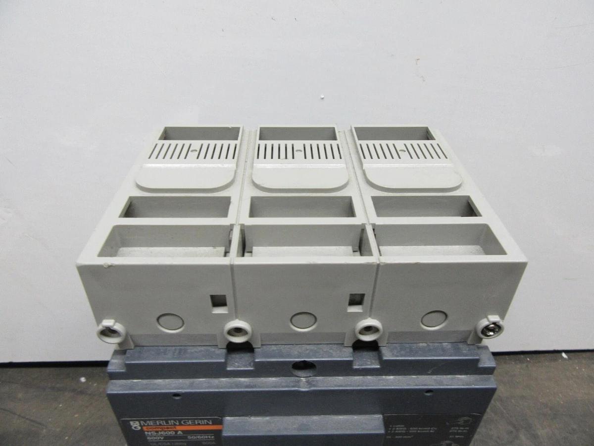 Used MERLIN GERIN COMPACT CIRCUIT BREAKER NSJ600A 600 AMP 600 VOLT 3-POLE 3-PHASE