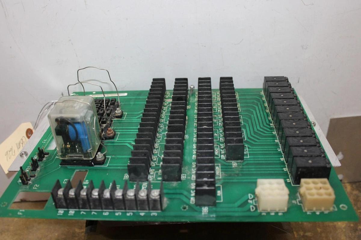 Used ONAN ALARM 24V RELAY ASSEMBLY CIRCUIT BOARD 332-31811.D **WARRANTY**