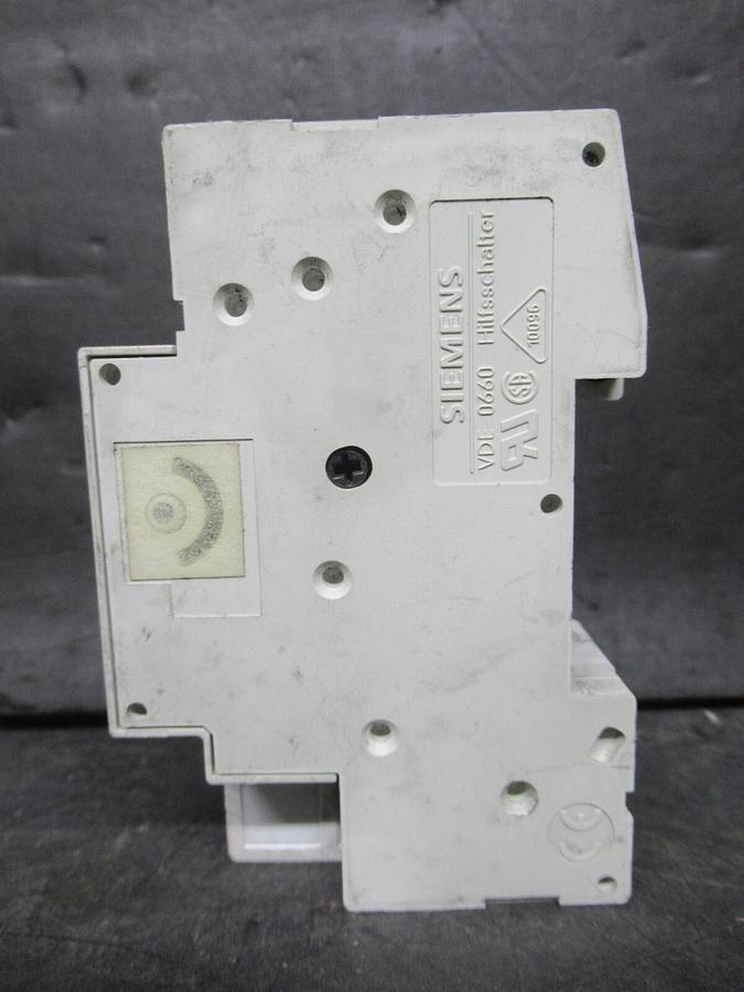 Used SIEMENS CIRCUIT BREAKER 5SX21 B10 10 AMP 277 VAC 1-POLE W/ 5SX9100 AUXILLIARY