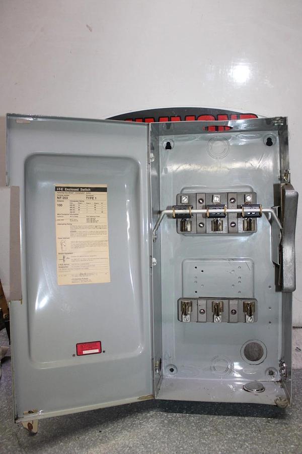 Used ITE ENCLOSED DISCONNECT SWITCH NF353 100 AMP 600 VAC TYPE 1 ENCLOSURE HEAVY DUTY