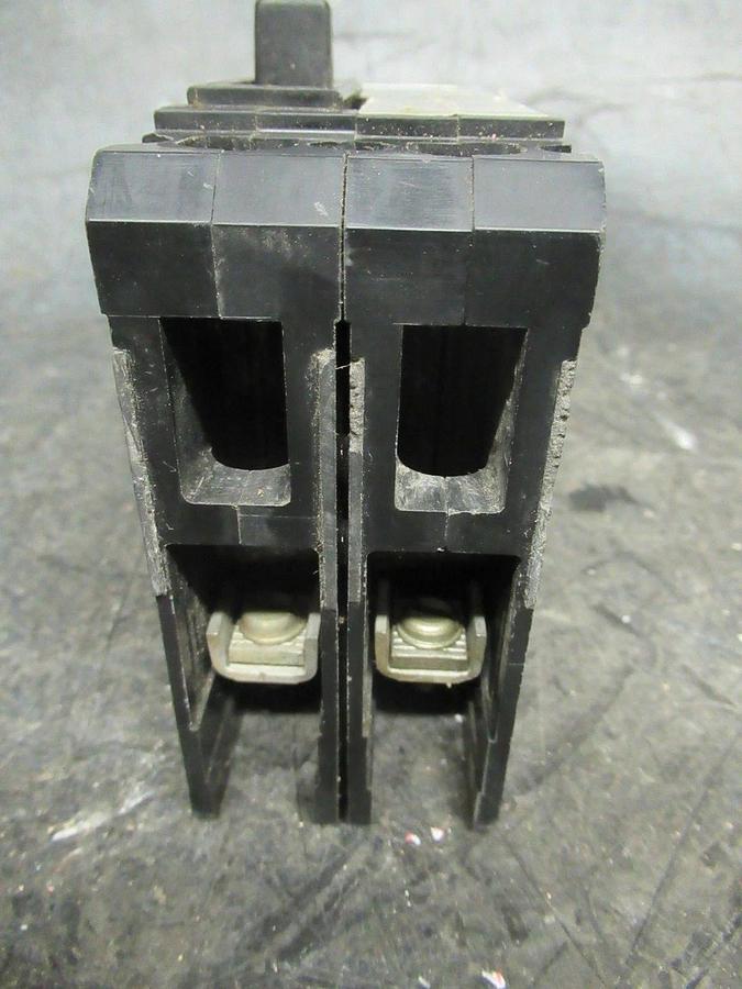 Used 15 AMP ITE SENTRON BREAKER ED42B015 480 VAC 2 POLE **WARRANTY INCLUDED**