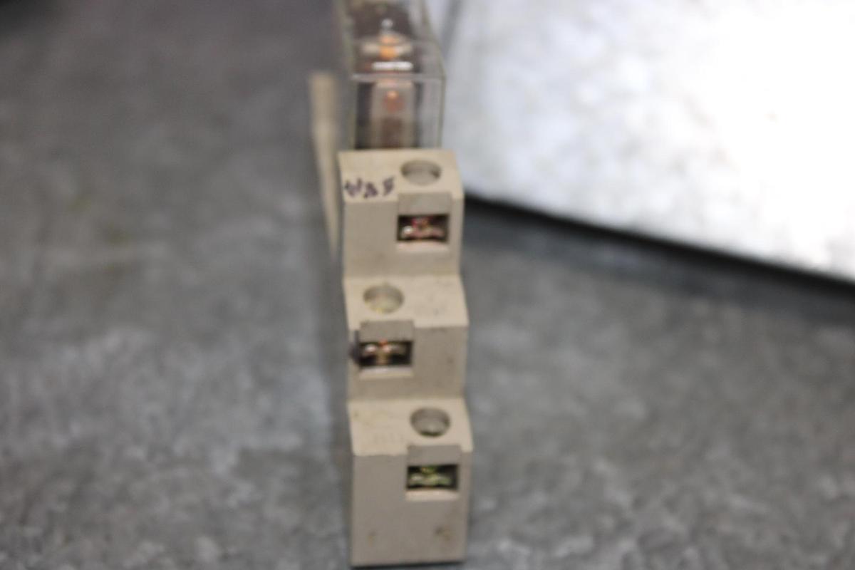Used LOT OF 3 OMRON RELAYS G2R-1-SN 24 VDC 10 AMP W/ BASE