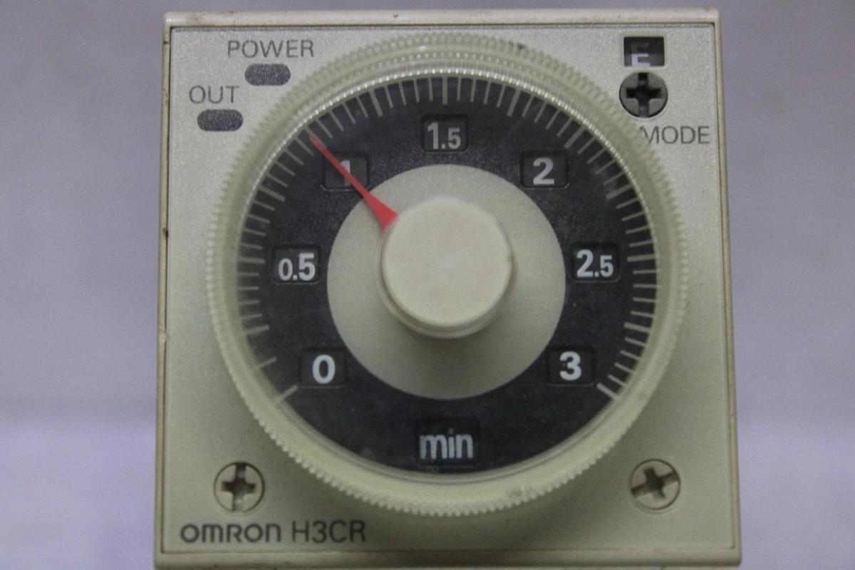 Used OMRON TIME DELAY RELAY H3CR-A8 0-3 MINUTE DELAY 240 VAC 5 AMP **WARRANTY**