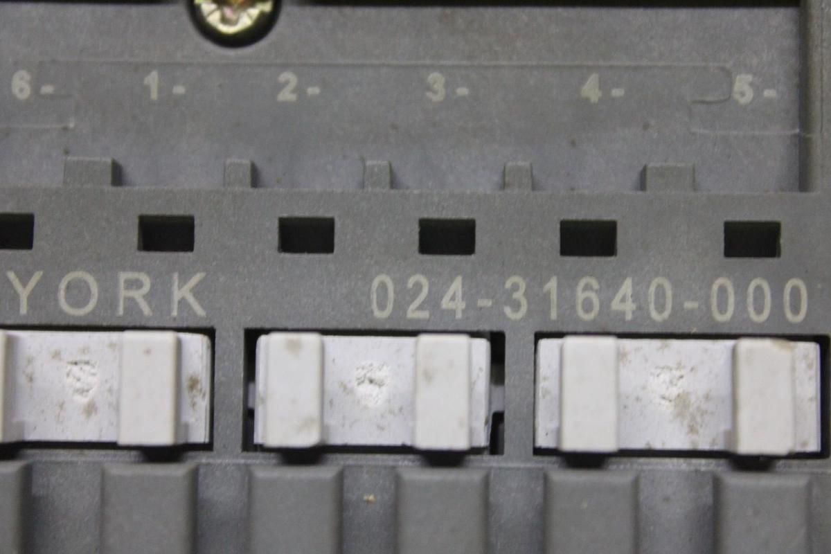 Used YORK CONTACTOR 024-31640-000 90 AMP 600 VAC 75 HP **WARRANTY INCLUDED!**