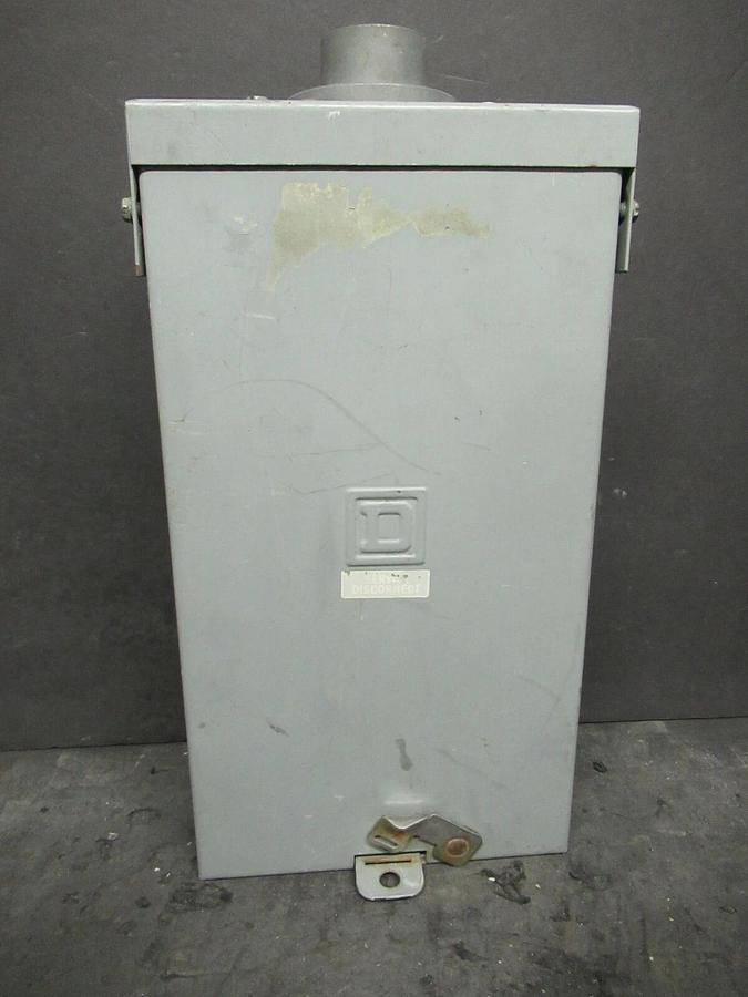 Used SQUARE D CIRCUIT BREAKER ENCLOSURE NEMA 3R 100 A MAX 120 / 240 V 1 PH QO2100NRB