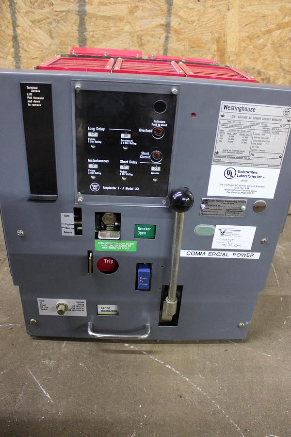 Used CUTLER HAMMER DS416 LOW VOLTAGE AC CIRCUIT BREAKER 1600 AMP 635 VOLT