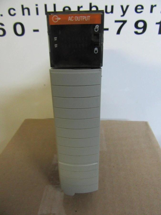 Used ALLEN BRADLEY AC OUTPUT MODULE 1756-OA16I/A 96194080 AC ISO OUT 16 POINT