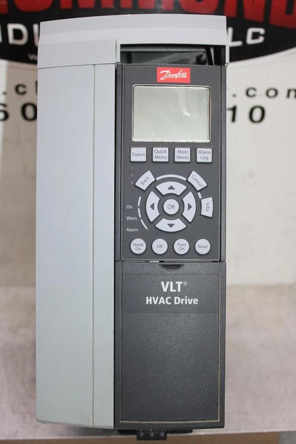 Used DANFOSS VLT HVAC DRIVE 131B7376 240 VAC 16.7 AMP 5 HP **WARRANTY INCLUDED**