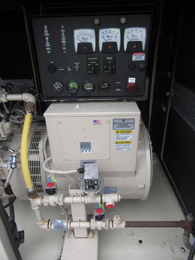 Used 30 KW NATURAL GAS PROPANE GENERATOR KATOLIGHT 120/240V RE-CONNECTABLE 114 HRS VIDEO WE SHIP