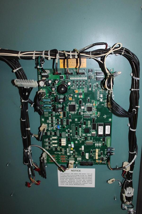 Used YORK CHILLER OPTISPEED VSD VSD351-K-46 W/ 371-04118-111 CONTROL PANEL