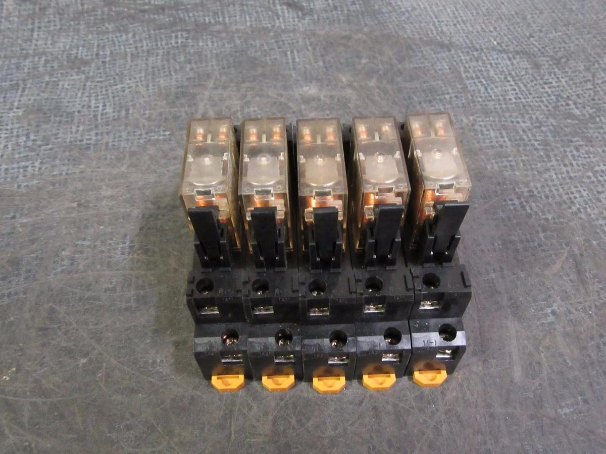 Used (5) ALLEN BRADLEY RELAY SOCKETS # 700-HN122 SER A & 24 VDC RELAY # 700-HK32Z24-4