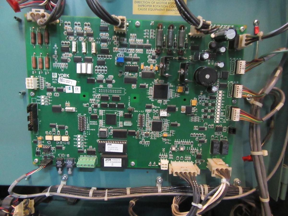 Used TRANE RETROFIT TRACER ADAPTIVIEW CHILLER CONTROL CVHE320 W/ TOUCHSCREEN DISPLAY