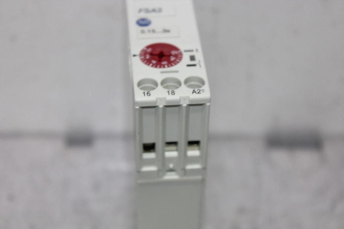 Used ALLEN BRADLEY TIME DELAY RELAY 700-FSA3BU23 240 VAC 24 VDC 0.15-3 SECOND
