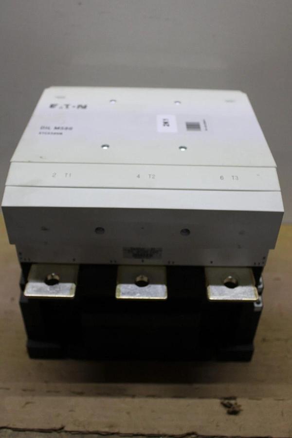 Used EATON VACUUM CONTACTOR DIL-M580 XTCE580N 600 VOLT 980 AMP 600 HP COIL: 110-240V