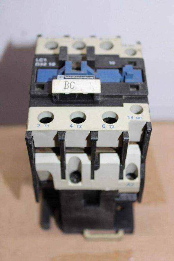 Used TELEMECANIQUE CONTACTOR LC2D3211 LC1D3210 50 AMP 600 VAC 3-POLE COIL: 120V