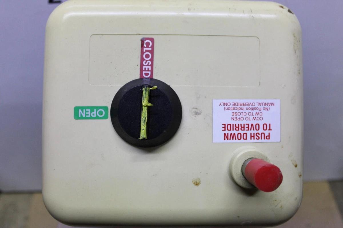 Used VALVCON ACTUATOR LVW2000N115A 2000 IN-LBS 55 SEC CYCLE 115V 0.8A NEMA 4