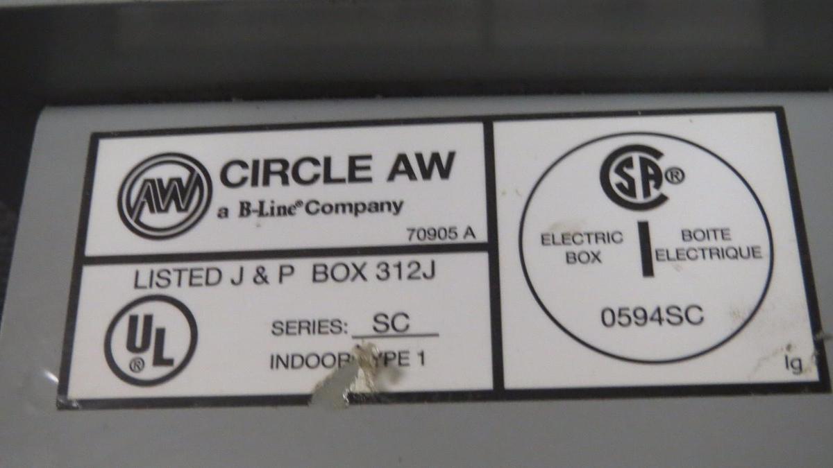 Used B-LINE SYSTEMS CIRCLE AW TYPE 1 JUNCTION BOX (1) UL: 312J MODEL: 444SCF-NK