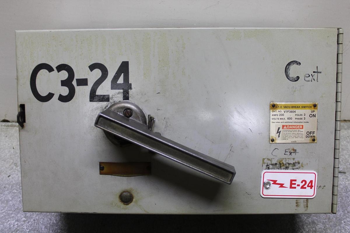 Used ITE TWIN VACU-BREAK FUSIBLE PANELBOARD SWITCH V7E3622 600V 60A