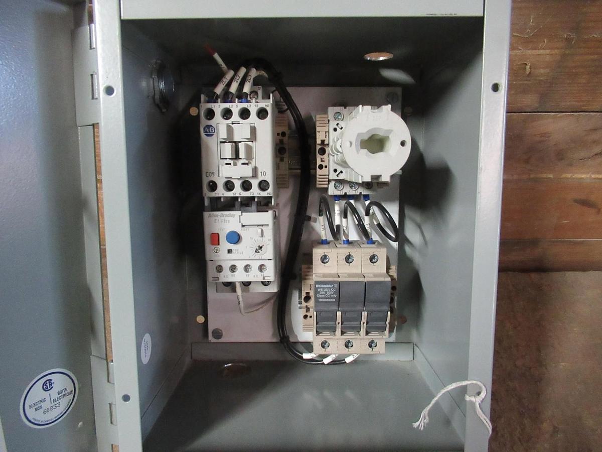 Used ALLEN BRADLEY COMBINATION STARTER BOX W/ 100-C09*10 STARTER 25A 600V