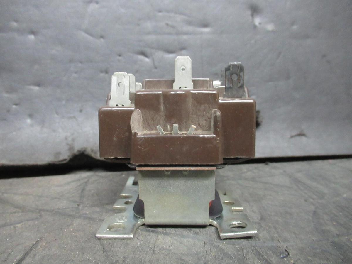Used HONEYWELL GENERAL PURPOSE RELAY R4222D-1013 480 VOLT 50/60 HZ 12 AMP *WARRANTY*
