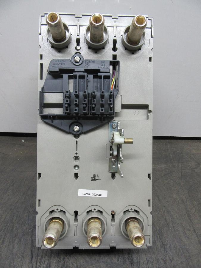 Used MERLIN GERIN COMPACT CIRCUIT BREAKER NSJ600L 240/600 AMP 600 VOLT 3-POLE 3-PHASE