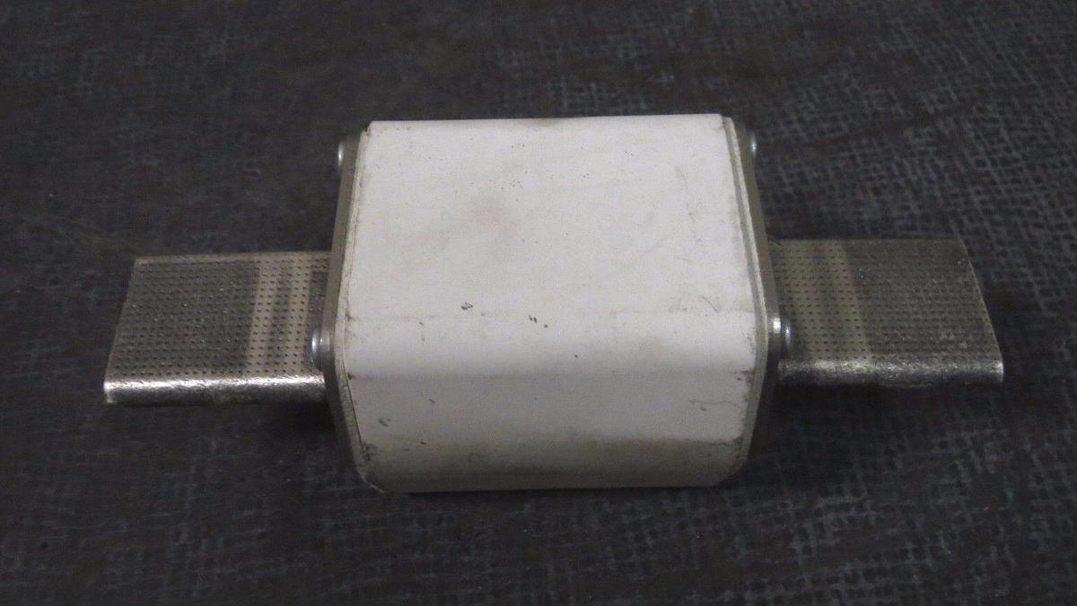 Used JEAN MULLER (1) HLS 2 FUSE 450 AMP 690V 100 KA R2186400 VDE636 **WARRANTY**