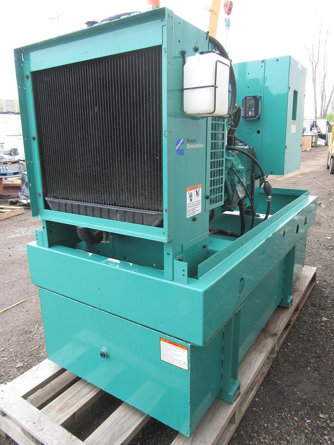 Used 35 KW DIESEL GENERATOR CUMMINS 120/240V B3.9-G2 RECONNECTABLE VIDEO WE SHIP