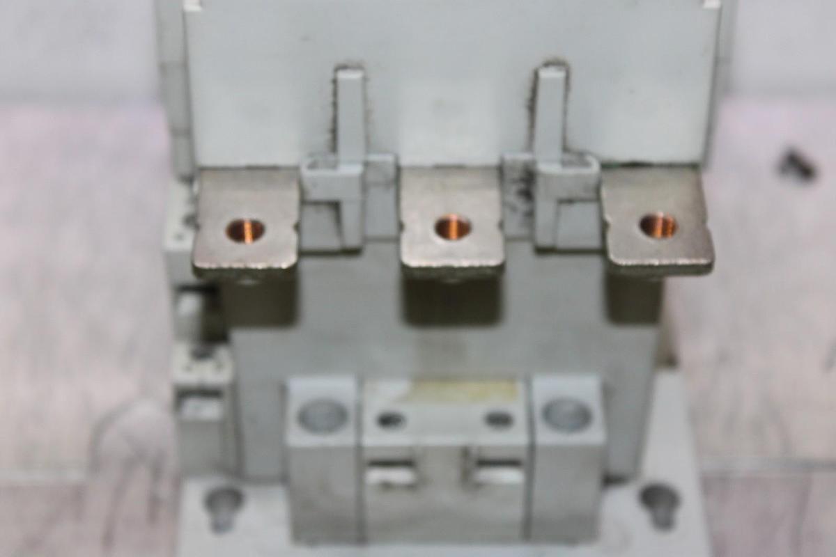 Used ALLEN BRADLEY CONTACTOR 100-D140 200 AMP 600 VAC 3-POLE 125 HP *WARRANTY*