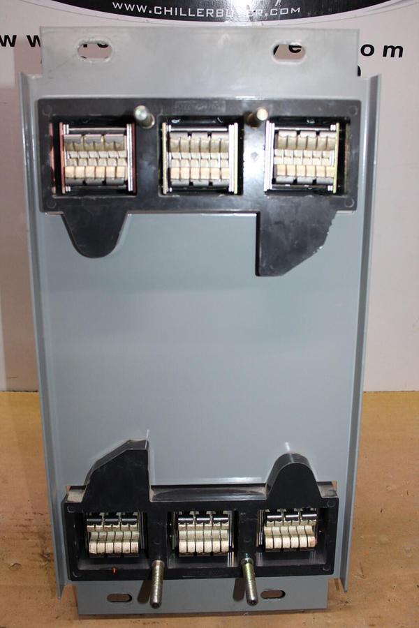 Used SIEMENS BREAKER MOUNT PL9699 PC5666 PLUG-IN ADAPTER 1200 AMP 600 VAC