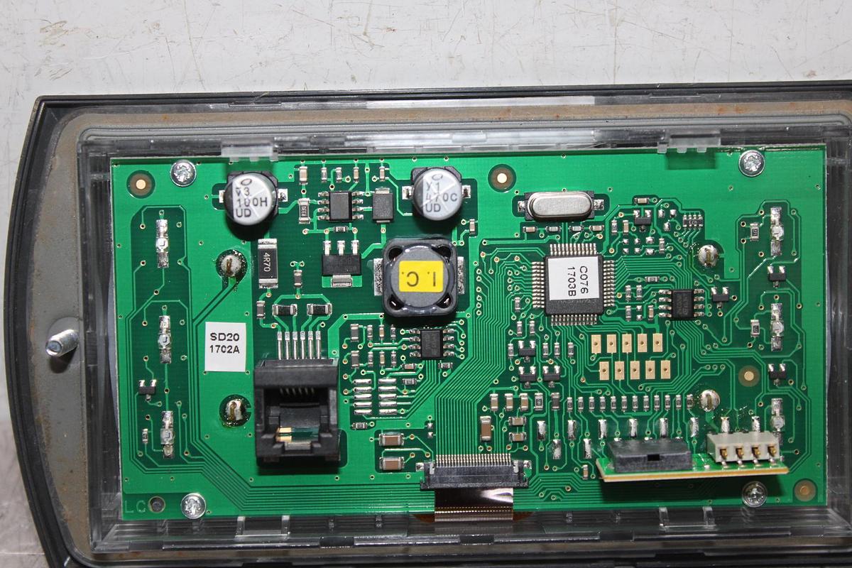 Used MCQUAY MICROTECH CONTROL PANEL 735030433 070200106 REV. 0B