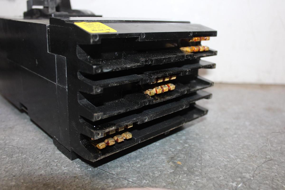 Used SQUARE D I-LINE CIRCUIT BREAKER LA36300 300 AMP 600 VAC 3-POLE