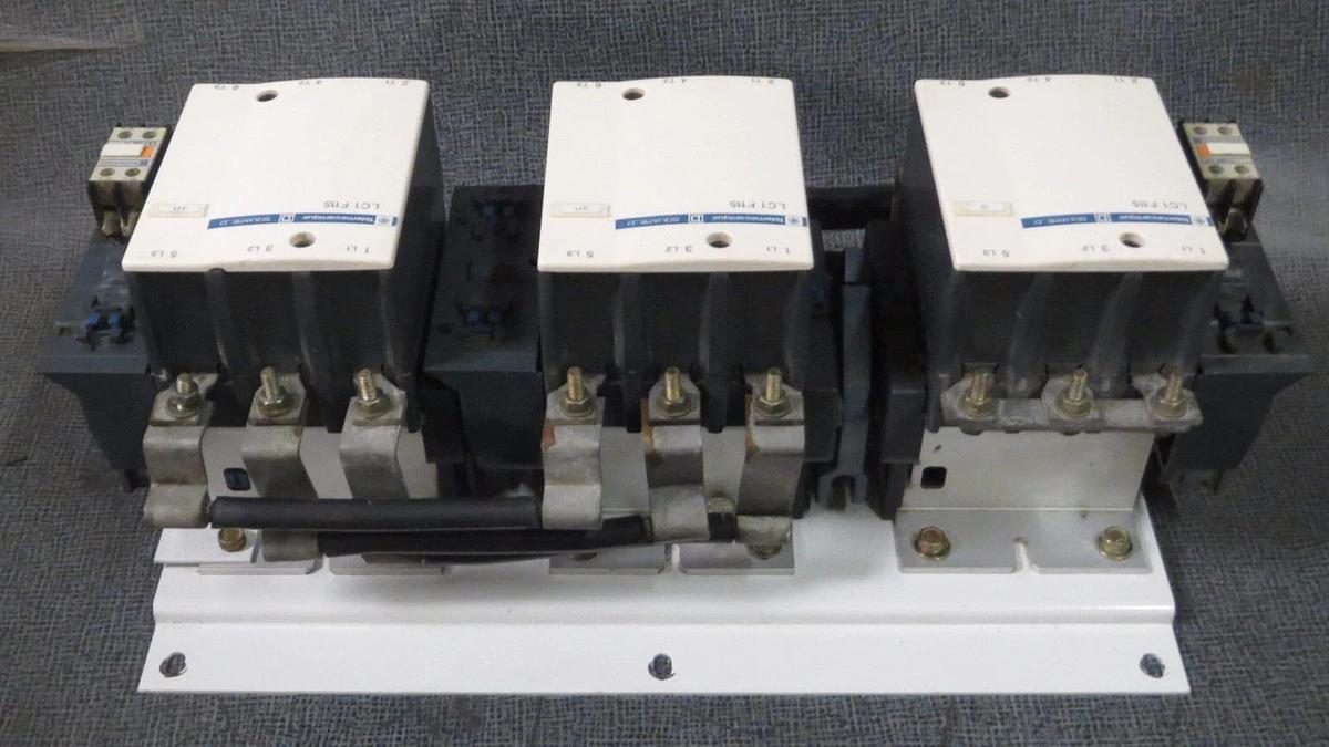 Used SQUARE D CARRIER CHILLER STARTER UNIT 30GX400749 110 VAC COIL LC1F115