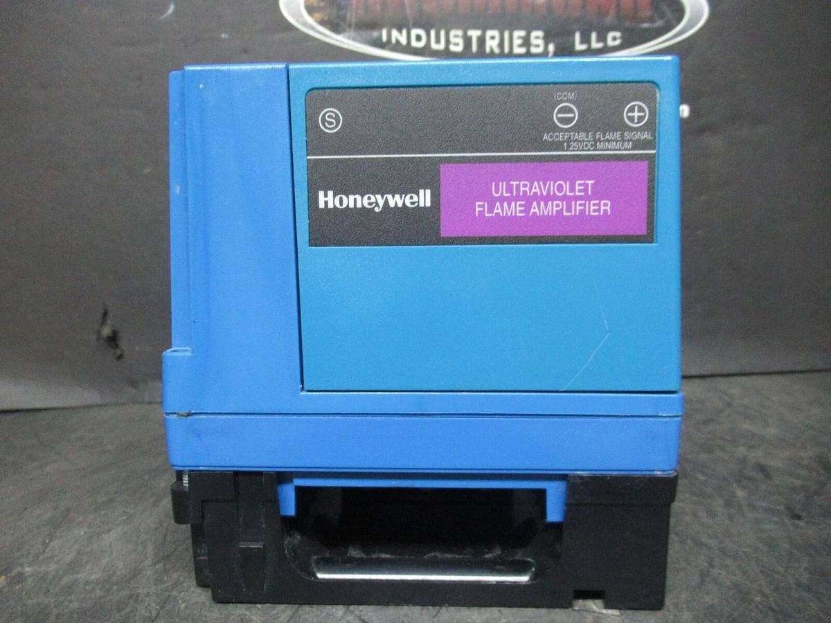 Used HONEYWELL BURNER CONTROL ULTRAVIOLET FLAME AMPLIFIER RM7840-L-1018 2000 VA MAX