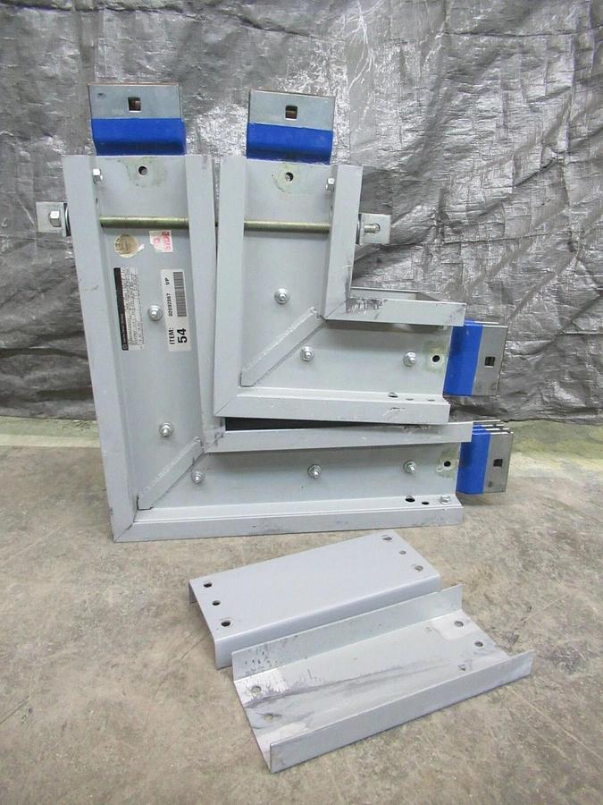 Used 3000 AMP GE SPECTRA SERIES FLATWISE 90° BUSWAY ELBOW 02692867 600 V 3 PH 3 W W/G