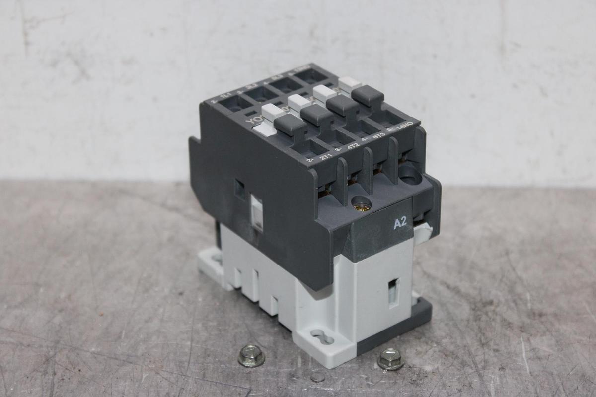 Used SIEMENS SENTRON CIRCUIT BREAKER HLXD63B500H 500 AMP 600 VAC 3-POLE