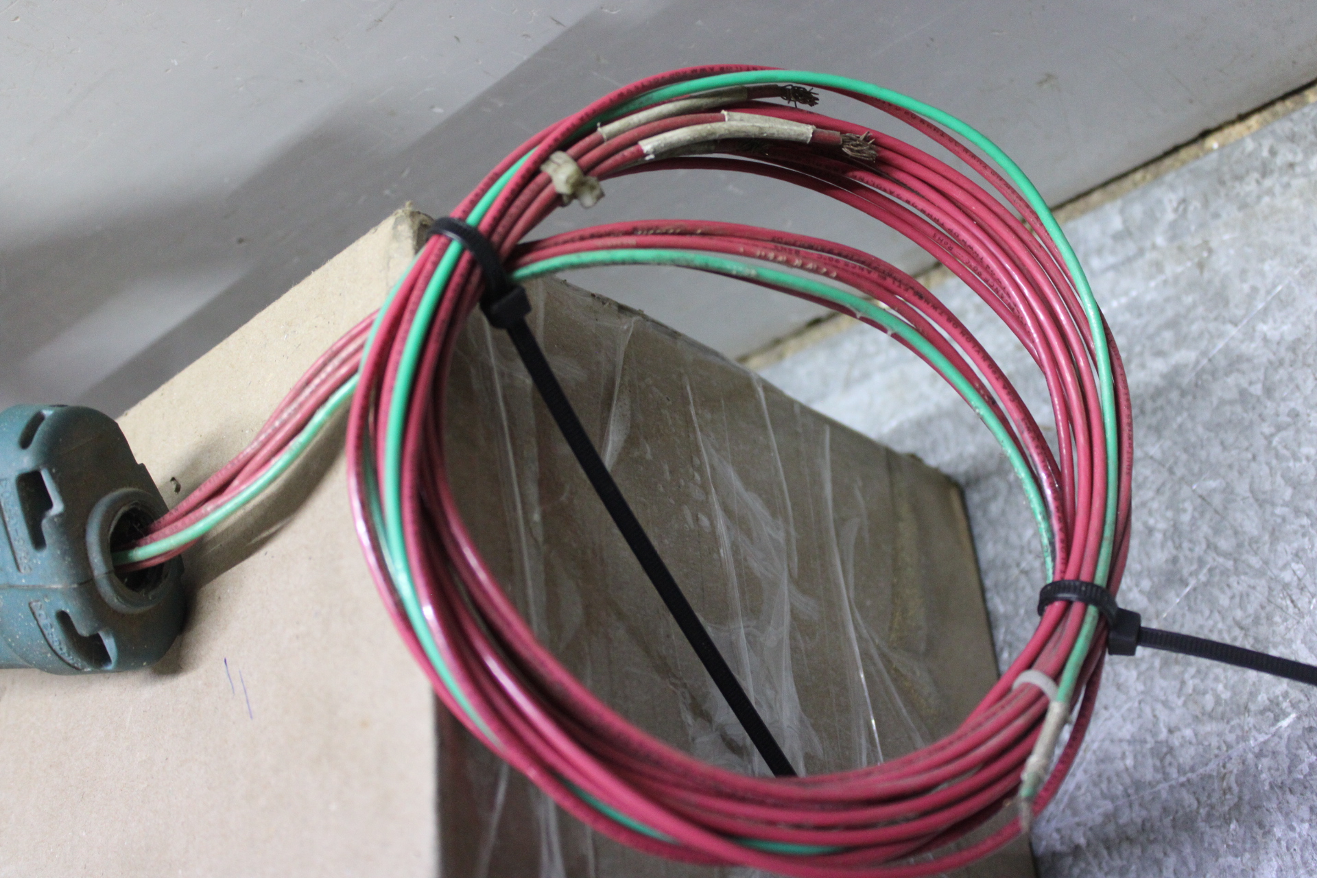 Used AAON SYSTEM MANAGER W/ HZ000121-12 CABLE YS101950 REV. O
